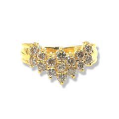 Golden Cluster Shape Diamond Ring 18kt
