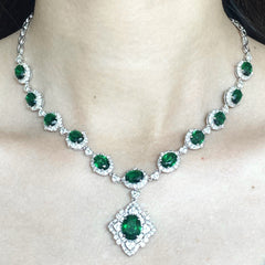 LVNA Signatures Green Colombian  Oval Statement Choker Gemstones Diamond Necklace 18kt