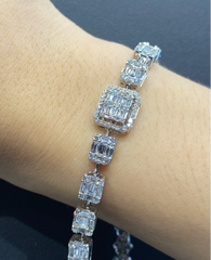 LVNA Signatures Emerald Invisible Setting Diamond Bracelet 18kt