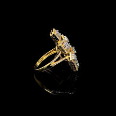 金色方形装饰风格钻石戒指 14 克拉