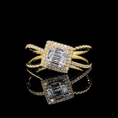 PREORDER | Golden Square Split Shank Diamond Ring 14kt