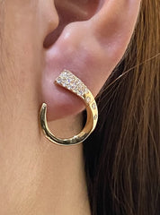 PREORDER | Golden Studded Overlap Diamond Earrings 14kt