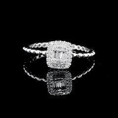 Classic Emerald Beaded Band Diamond Ring 14kt