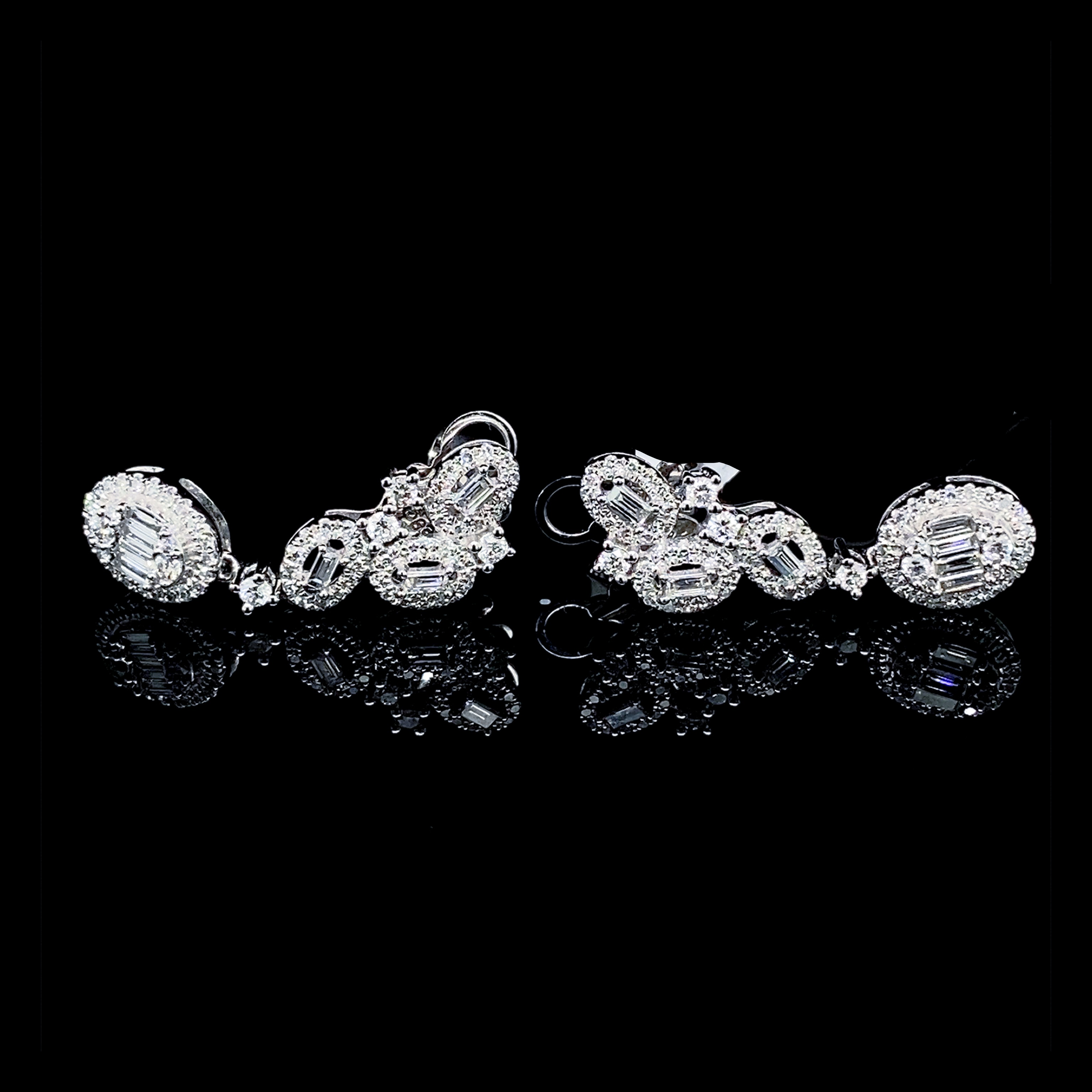 10.10 | Oval Art Deco Dangling Diamond Earrings 14Kt