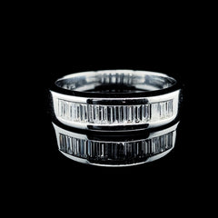 #EternityByLVNA | Unisex Emerald Half Eternity Wedding Ring 18kt
