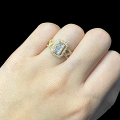 #LVNA礼品 | 14 克拉金色祖母绿无限密镶钻石戒指