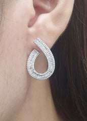PREORDER | Overlap Baguette Diamond Earrings 14kt