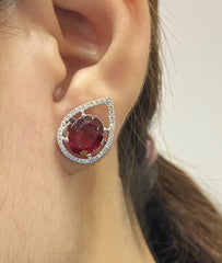 5岁 |大椭圆形梨形红宝石钻石耳环 14 克拉
