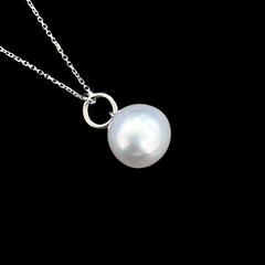 9MM Classic White Pearl Necklace 18kt