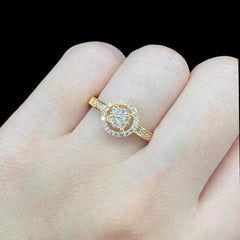 Golden Classic Round Halo Paved Band Diamond Ring 18kt