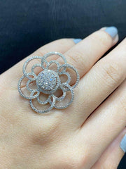 大号圆形花卉钻石个性戒指 14 克拉